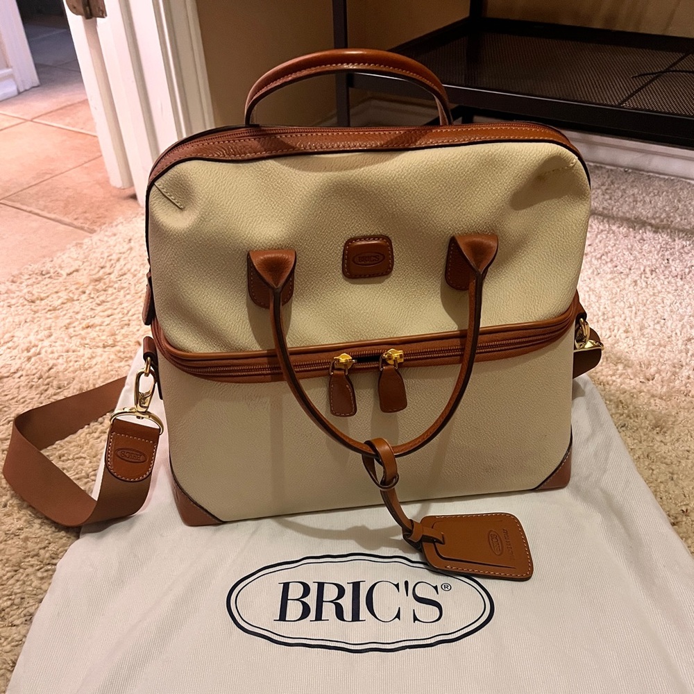 Bric’s cream& tan leather toiletry bag